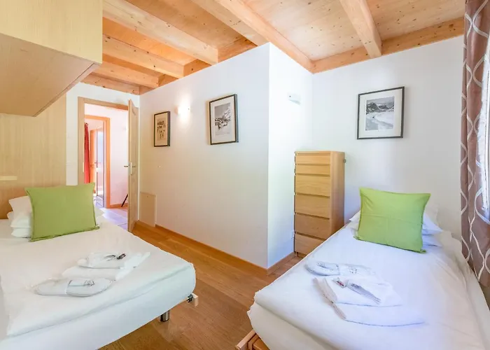 Chalet Racers Retreat #5 *